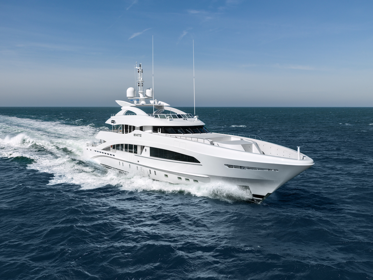 WHITE Yacht Charter Details, Heesen CHARTERWORLD Luxury Superyachts
